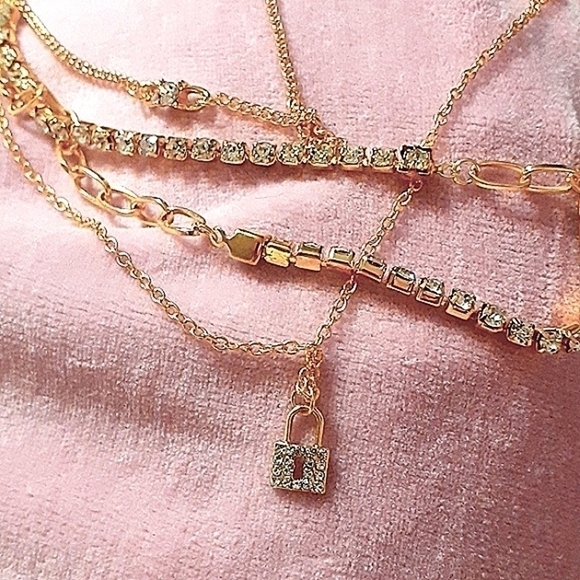 BLING + LUXURY + 4 GOLDEN Strands - Picture 6 of 7